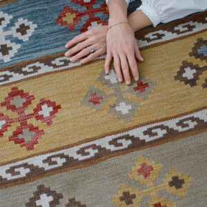 Koberec styl Kelim