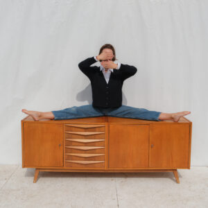 Komoda v bruselském stylu