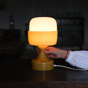 Stolní lampička "pohár"