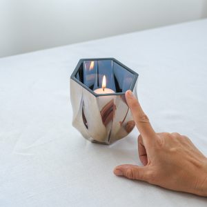 Svícen malý / Zaha Hadid